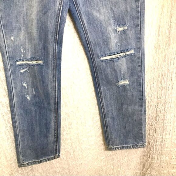 By Together NWT Light Blue Distressed Jeans Size Small - Picture 3 of 9